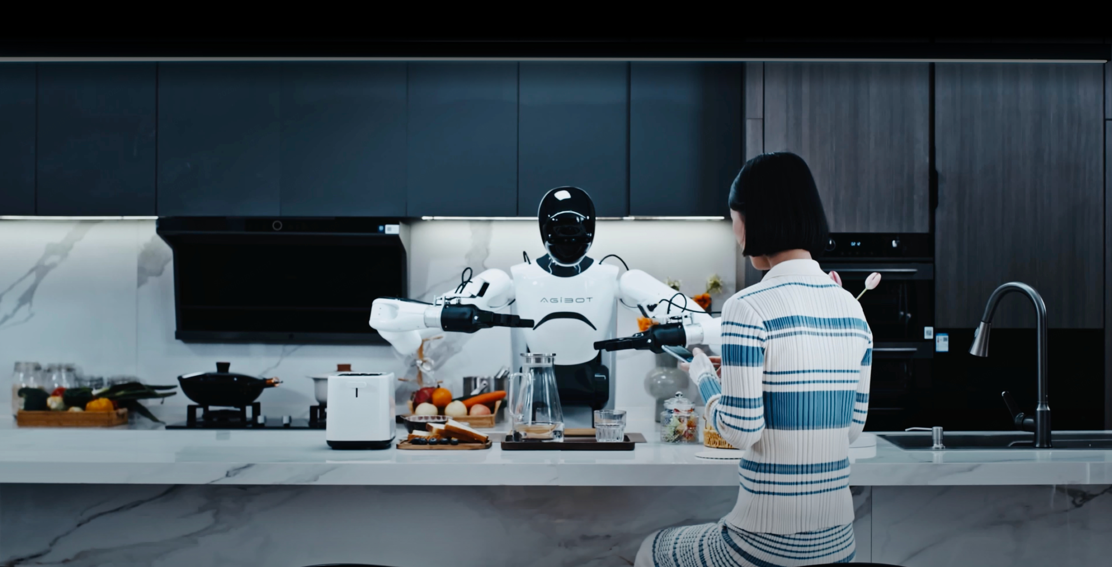 365英国上市发布！ Genie Studio：行业首款具身智能一站式开发平台